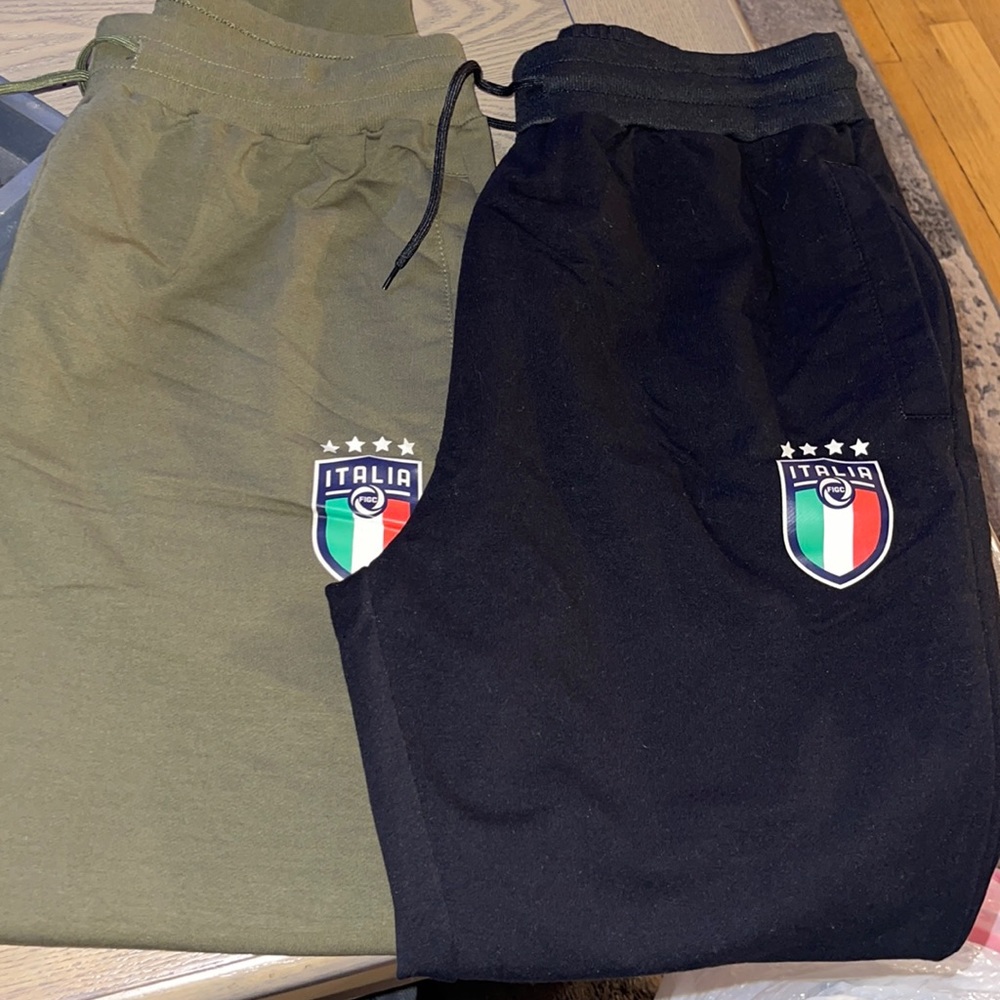 2 pairs of mens Italia Joggers. Size Medium.